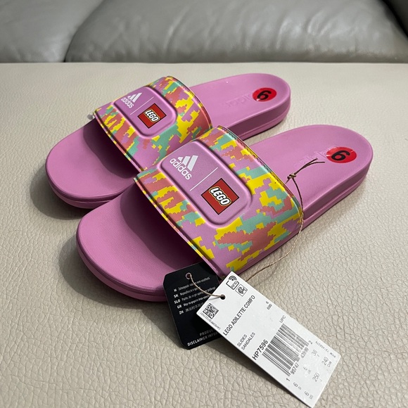 NWT - Adidas Lego Adilette Comfort Sandal - Youth 6/Women 6.5/EU 38 - Picture 3 of 11